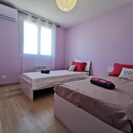 Βίλα Avec Piscine • 15' Μπεζιέ